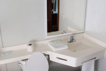 هتل Hi Huasteca Inn