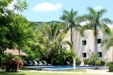 هتل Hi Huasteca Inn
