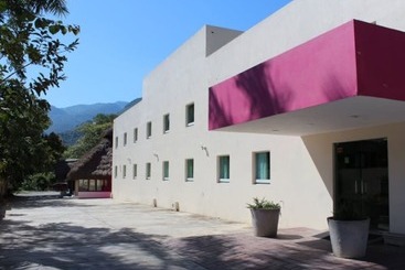 هتل Hi Huasteca Inn