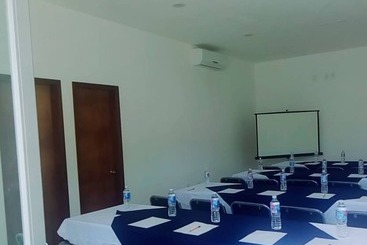 هتل Hi Huasteca Inn