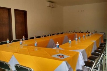 هتل Hi Huasteca Inn