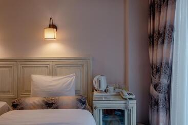 هتل Agora Guesthouse