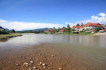 هتل Vansana Vang Vieng