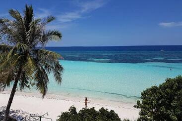 هتل Dumaluan Beach Resort