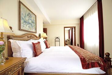 Kempinski Hotel Khan Palace