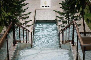 هتل The Pade