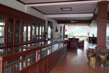هتل Vansana Vang Vieng
