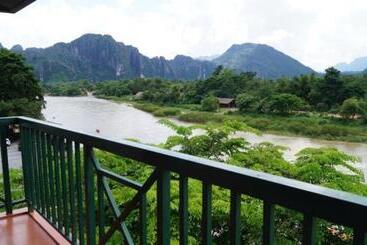 هتل Vansana Vang Vieng