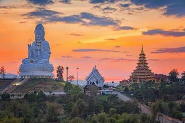 هتل Vansana Vang Vieng