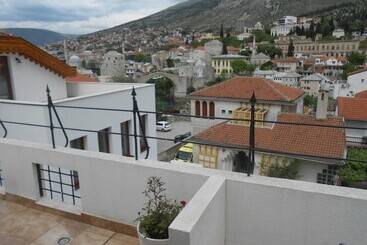 تختخواب و صبحانه Villa Anri