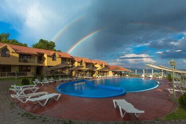 هتل Best Western Bohemian Resort
