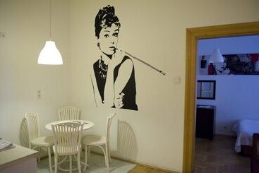 هتل Cracow Old Town Guest House