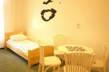 هتل Cracow Old Town Guest House