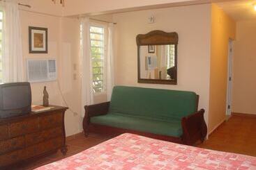 هتل Dos Angeles Del Mar Bed And Breakfast