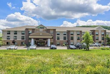 هتل Holiday Inn Express And Suites   Bradford, An Ihg