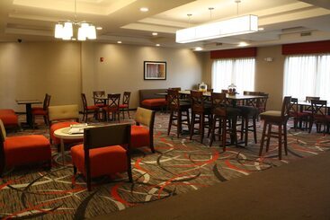 هتل Holiday Inn Express And Suites   Bradford, An Ihg