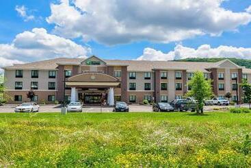 هتل Holiday Inn Express And Suites   Bradford, An Ihg