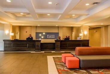 هتل Holiday Inn Express And Suites   Bradford, An Ihg