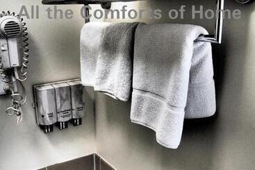 هتل Injune Motor Inn