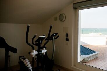 Life Hotel Seaview & Spa
