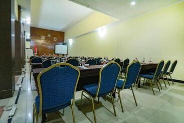 هتل Marlin Pekalongan
