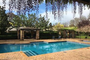 هتل Mercure Hunter Valley Gardens