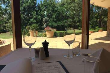 هتل Mercure Hunter Valley Gardens