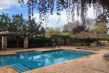 هتل Mercure Hunter Valley Gardens