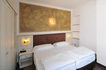 德尔贝纳科酒店 - Limone Sul Garda