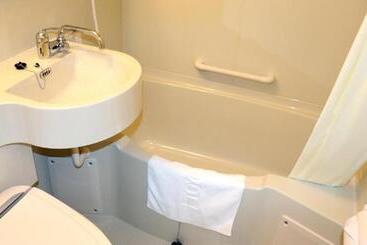 هتل Toyoko Inn Yonezawa Ekimae