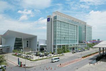 Novotel Bangkok Impact