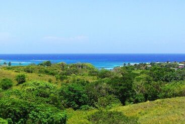 هتل Clarion Suites Roatan At Pineapple Villas