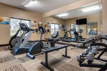هتل Comfort Inn & Suites