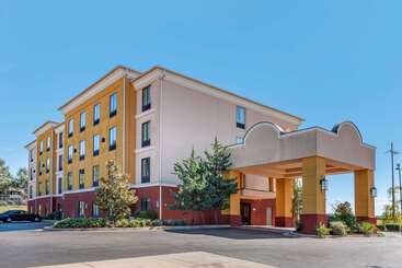 هتل Comfort Inn & Suites