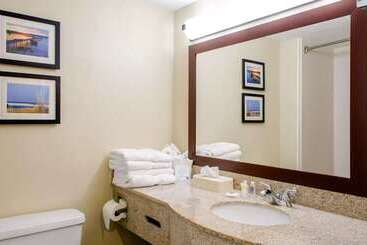 هتل Comfort Inn & Suites Biloxid Iberville