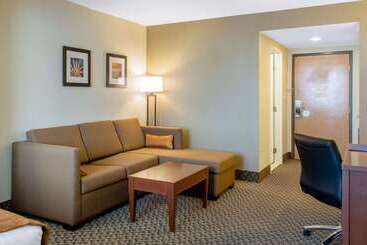 هتل Comfort Inn & Suites Biloxid Iberville