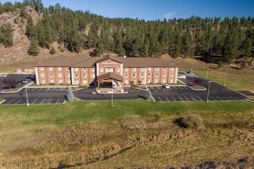 هتل Comfort Inn & Suites