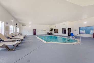 هتل Comfort Suites