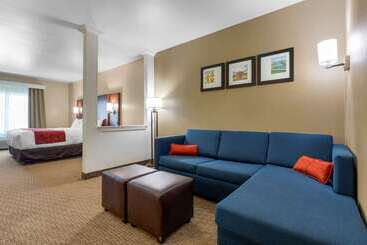 هتل Comfort Suites