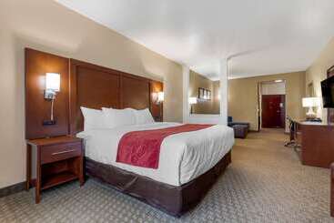 هتل Comfort Suites
