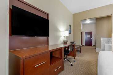 هتل Comfort Suites