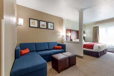 هتل Comfort Suites