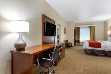 هتل Comfort Suites