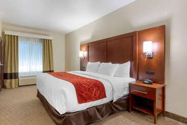هتل Comfort Suites