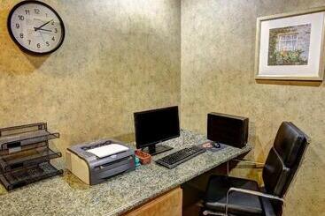 هتل Comfort Suites
