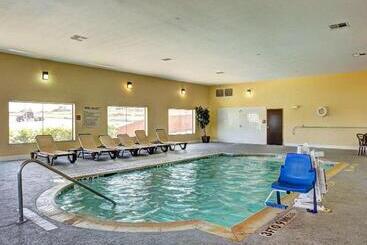 هتل Comfort Suites