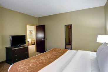 هتل Comfort Suites