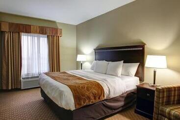هتل Comfort Suites