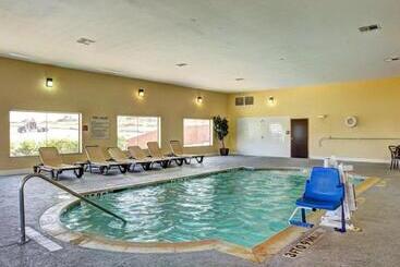 هتل Comfort Suites