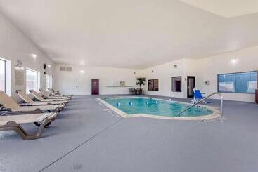 هتل Comfort Suites